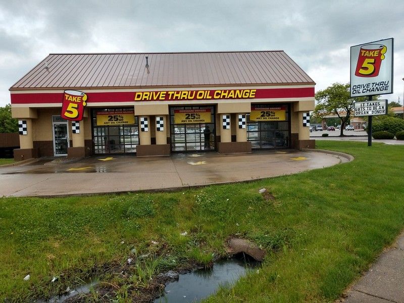 STERLING BAZAAR: 3311 N Sterling Ave, Peoria, IL 61604